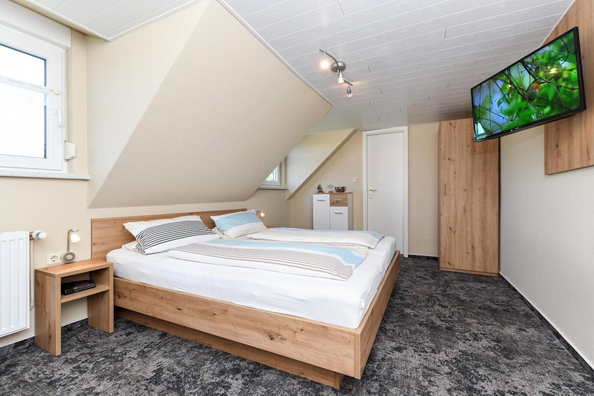 Pension Burggaststaette Heyken Нойхарлингерзиль Экстерьер фото